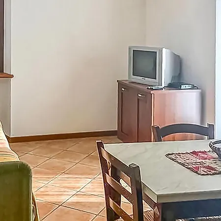 Amazing In Ao W/ 1 Bedrooms Apartment Brusson